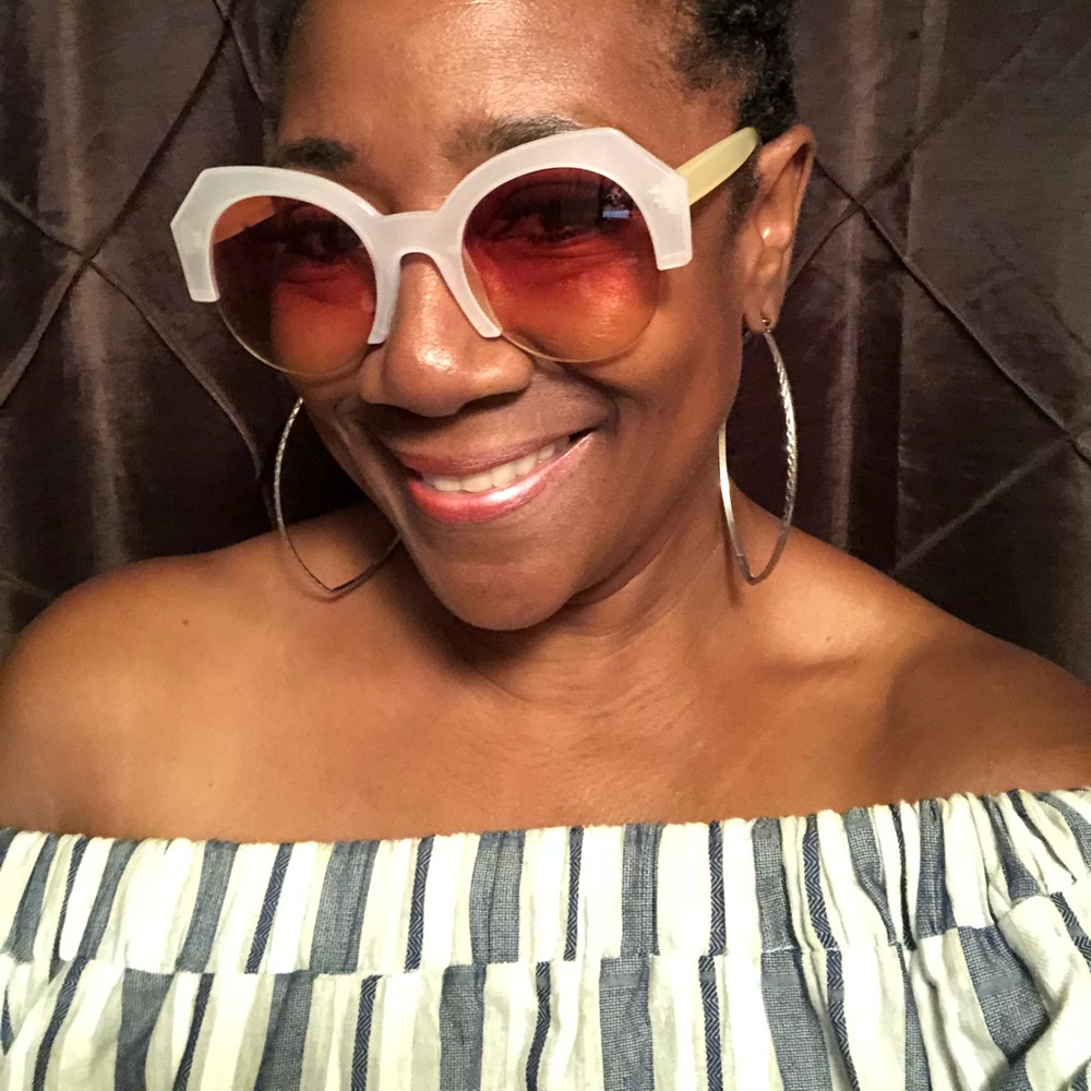 FASHION SUNGLASSES - Picture 4 of 4